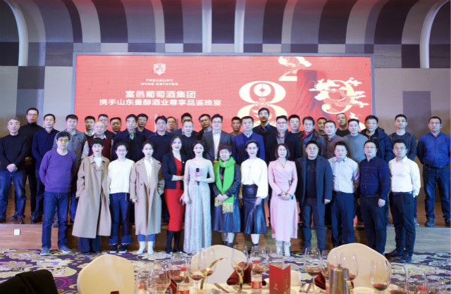 合影_meitu_1.jpg