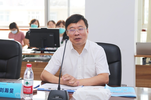 刘瀚旻教授讲话.jpg